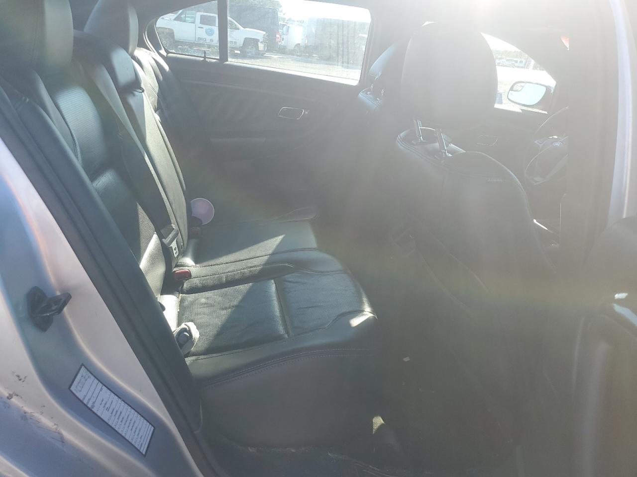 Ford Taurus Limited Image 9