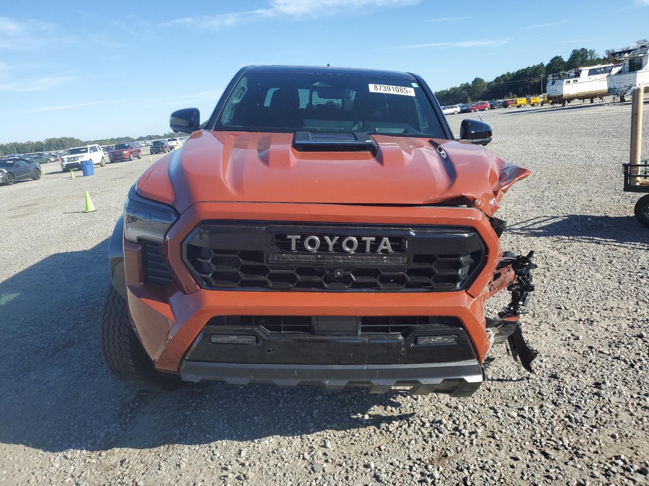 Toyota Tacoma Double Cab Image 3