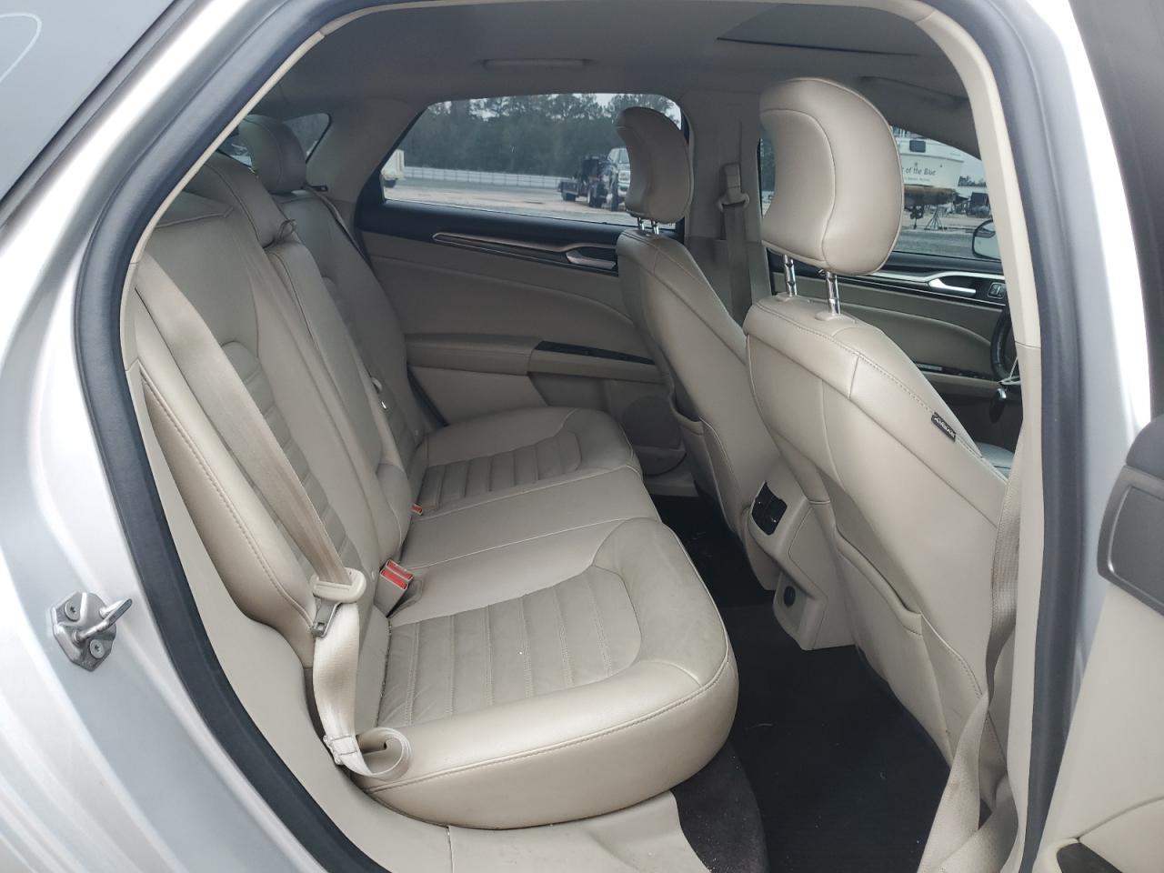 Ford Fusion Se Image 9