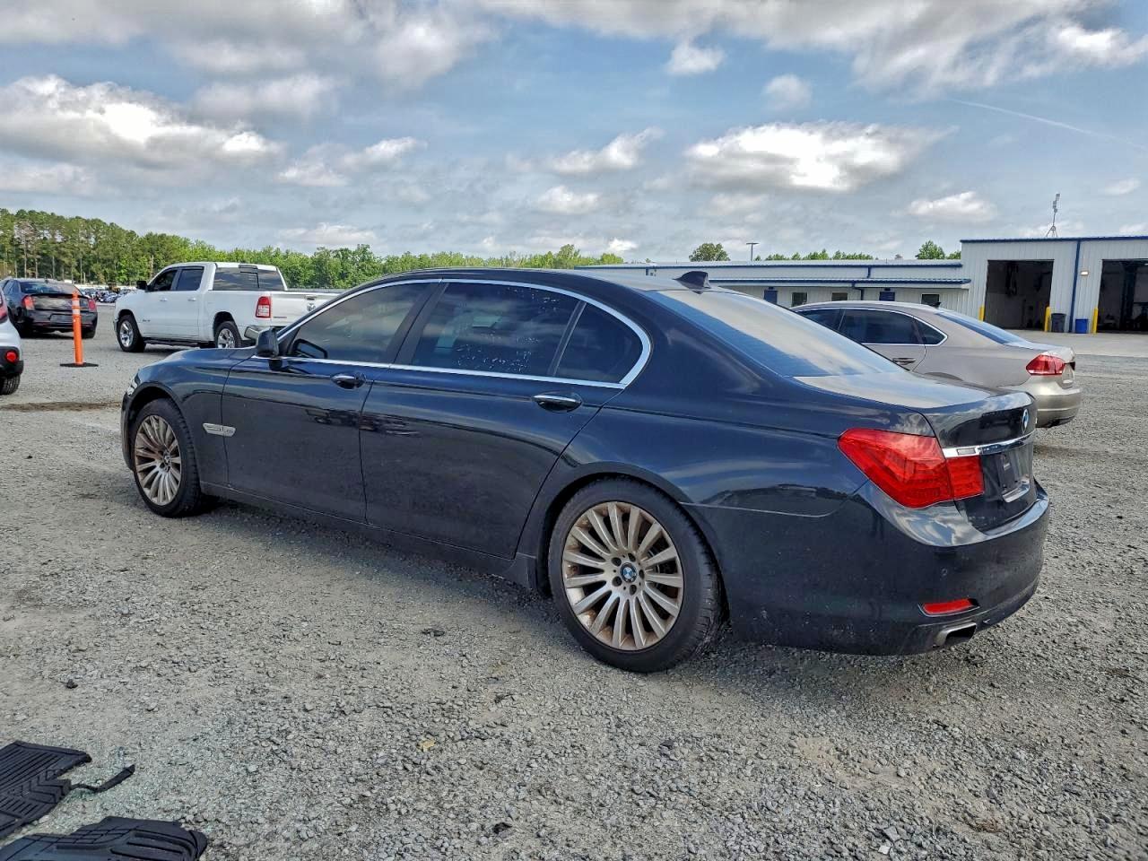 BMW 7 Series Lxi Image 12