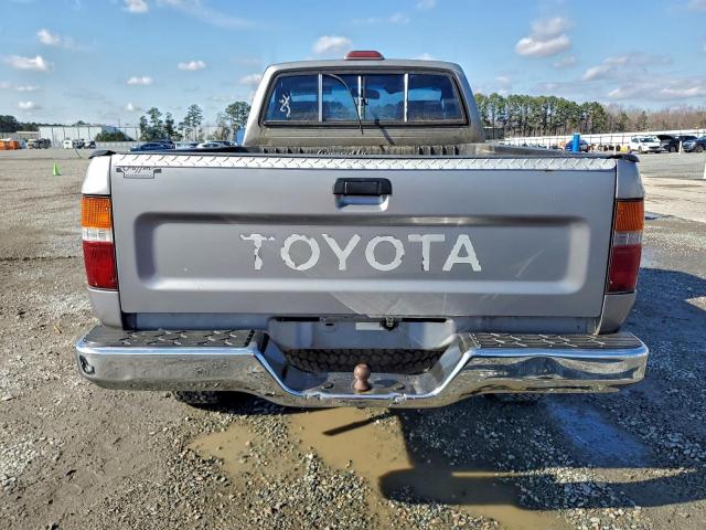 Toyota Pickup 1/2 Ton Short Wheelbase Dx Image 3