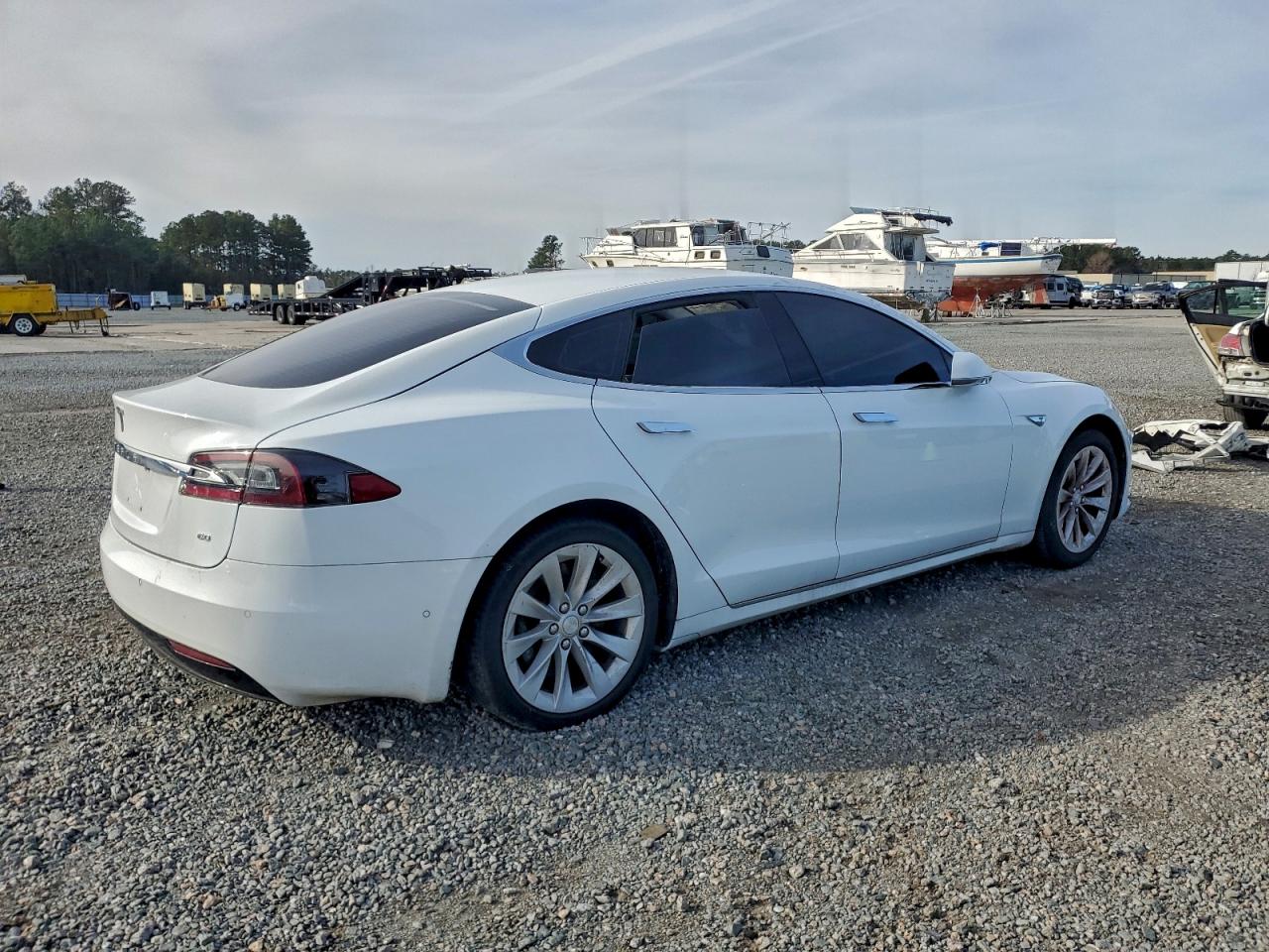 Tesla Model S Image 5