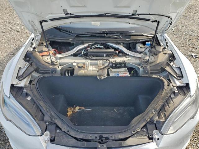 Tesla Model S Image 12