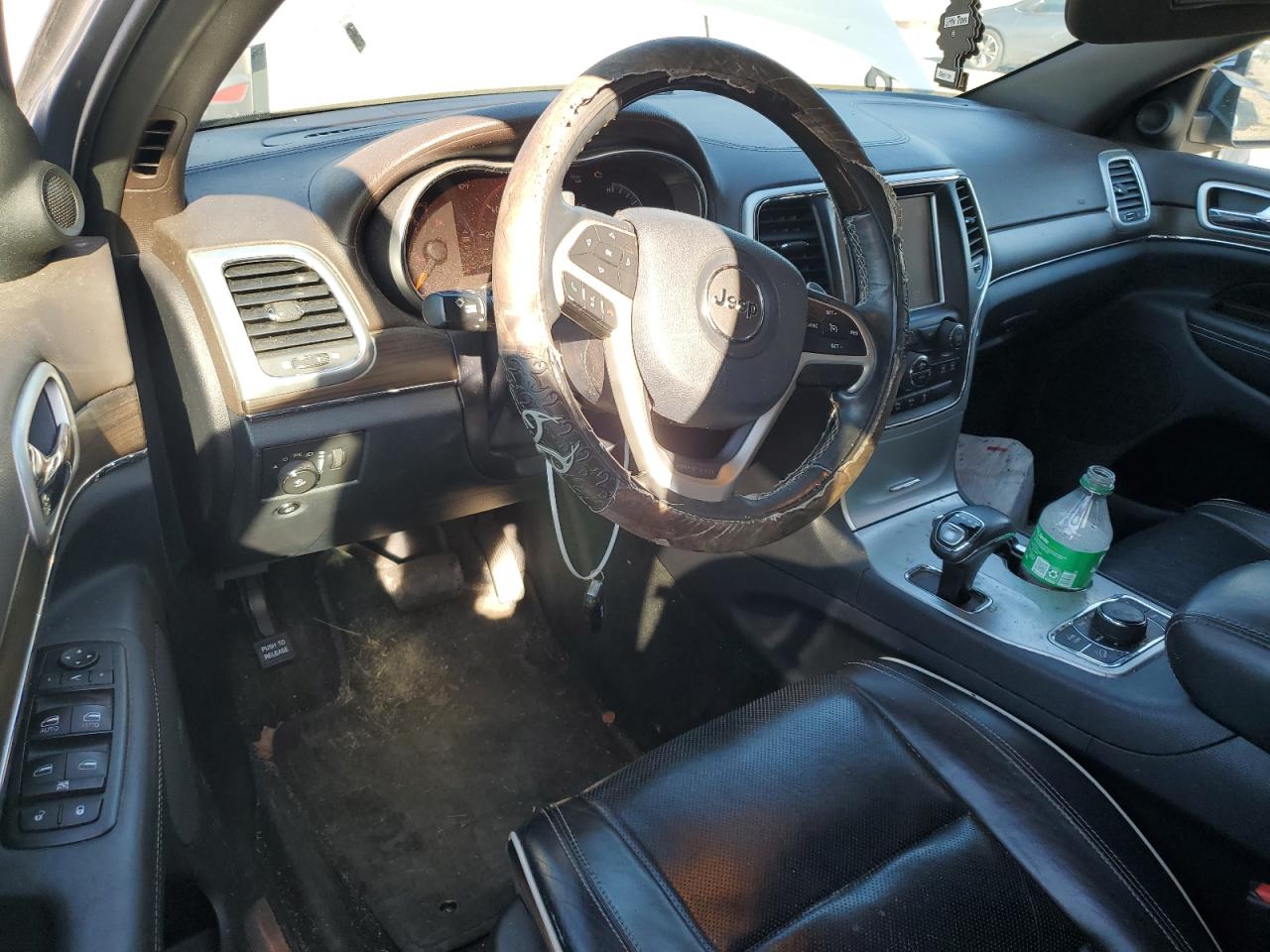 Jeep Grand Cherokee Overland Image 12