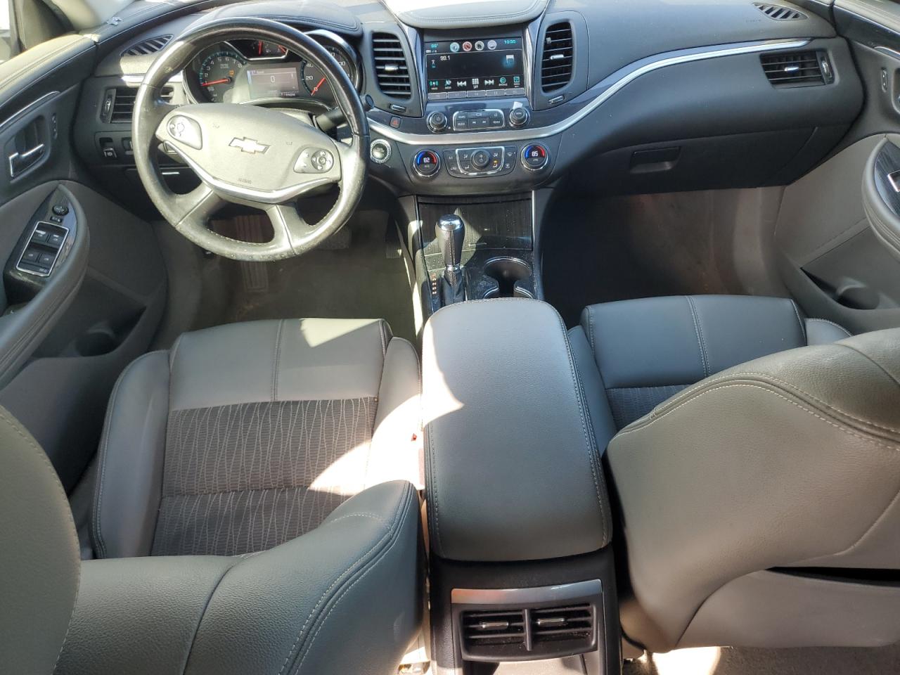 Chevrolet Impala Lt Image 3