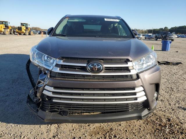 Toyota Highlander Se Image 13