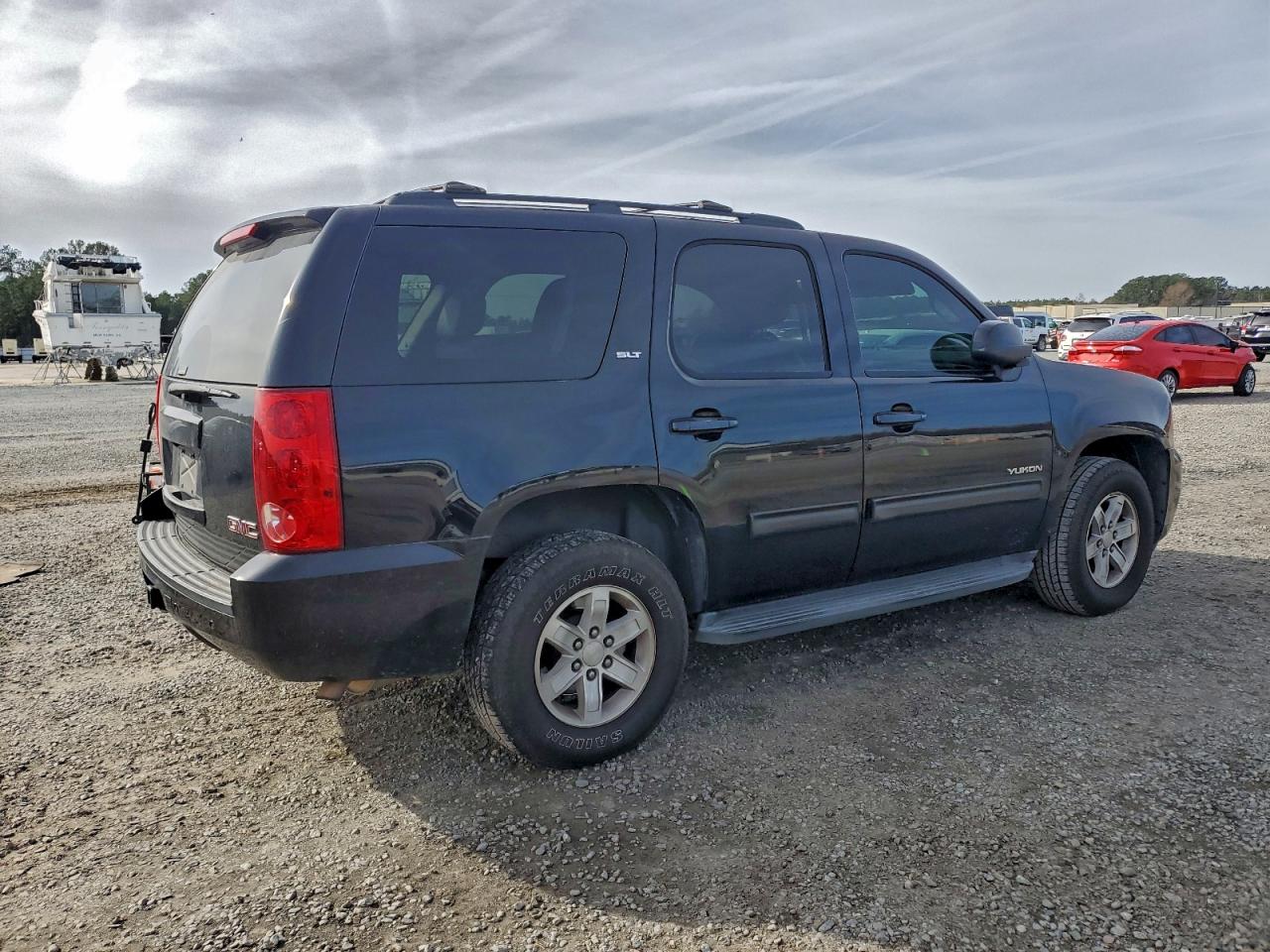 GMC Yukon Slt Image 4
