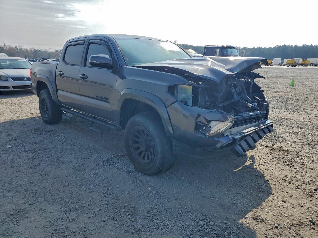 Toyota Tacoma Double Cab Image 2