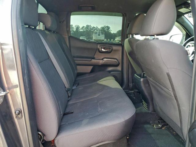 Toyota Tacoma Double Cab Image 9