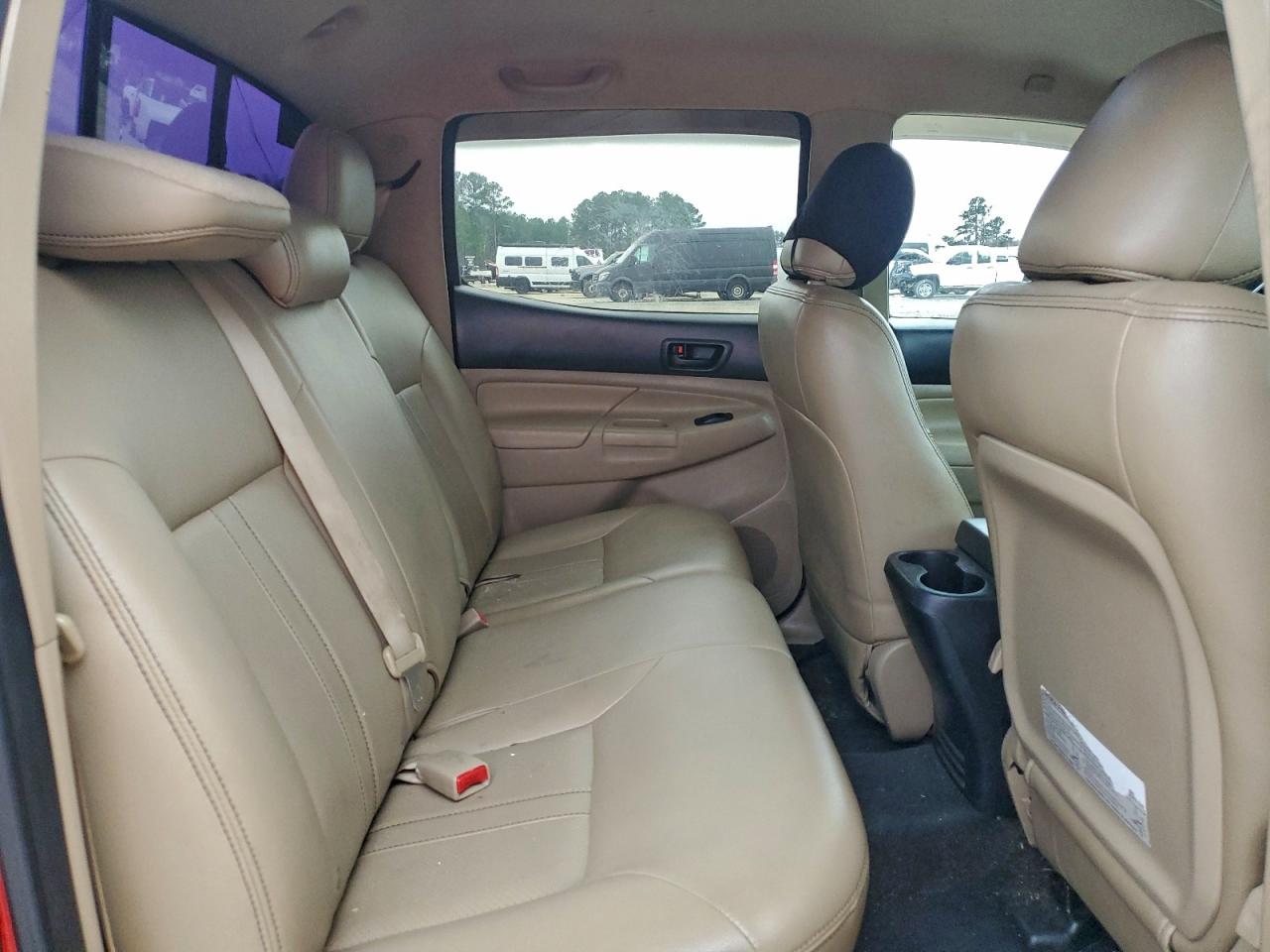 Toyota Tacoma Double Cab Image 8