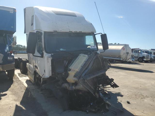  Salvage Volvo Vnl