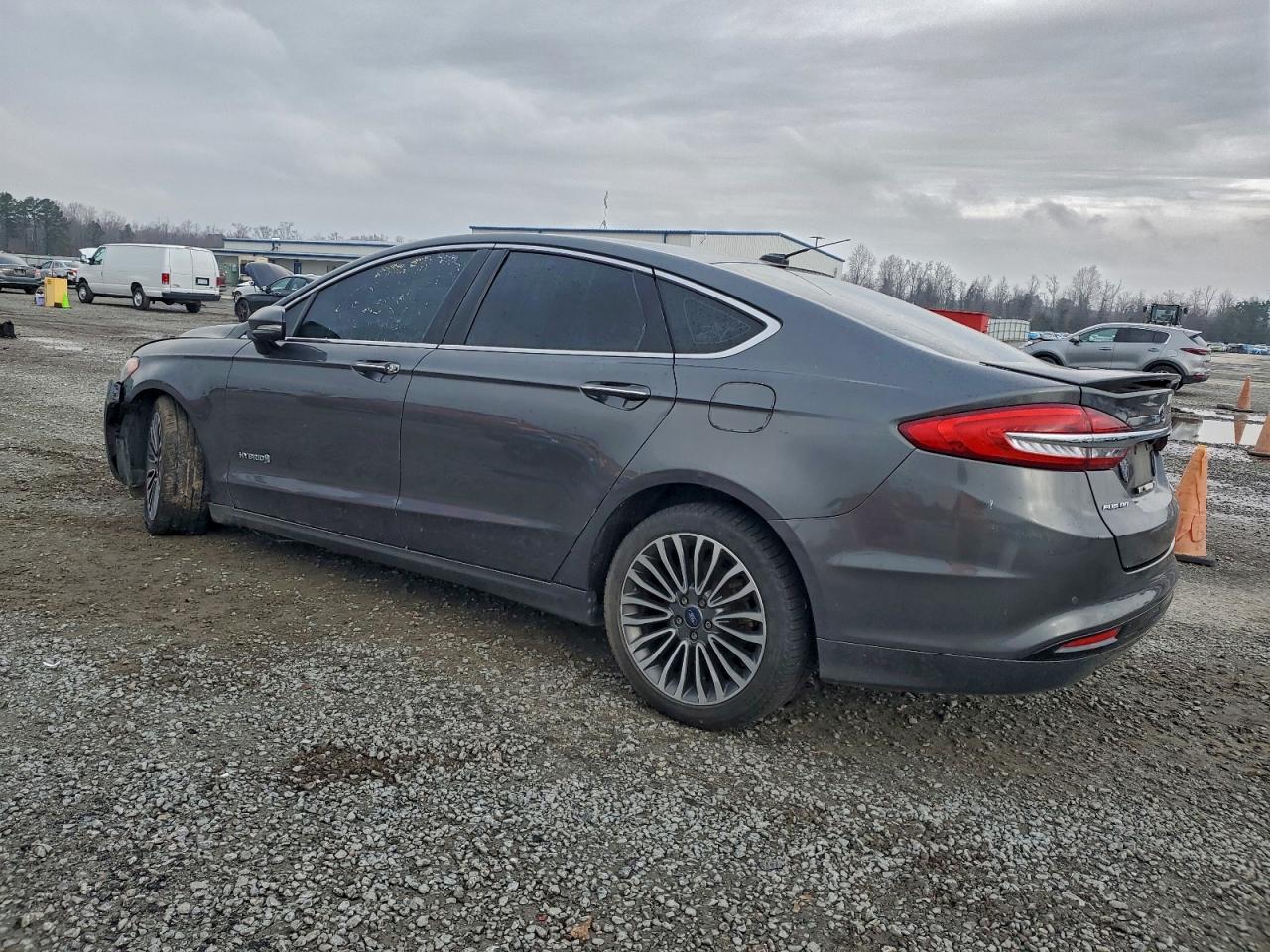 Ford Fusion Titanium Hev Image 2
