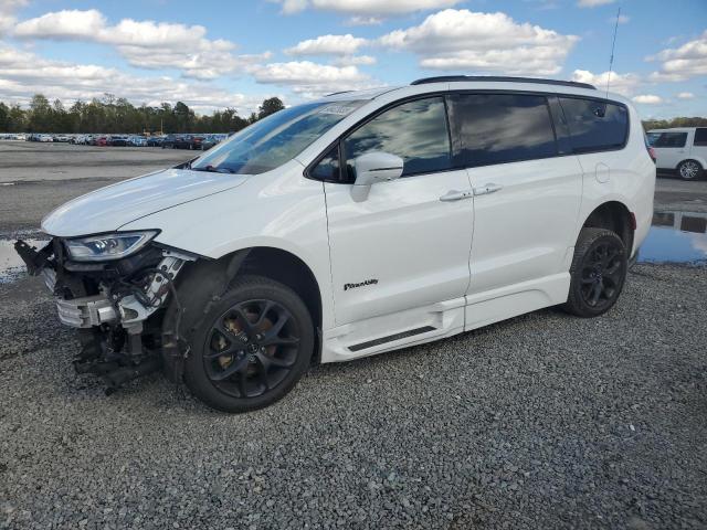  Salvage Chrysler Pacifica