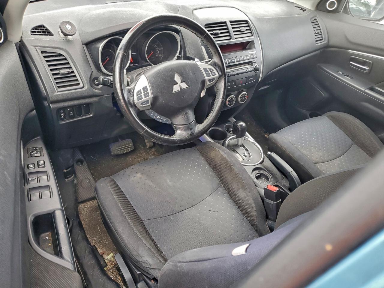 Mitsubishi Outlander Se Image 11