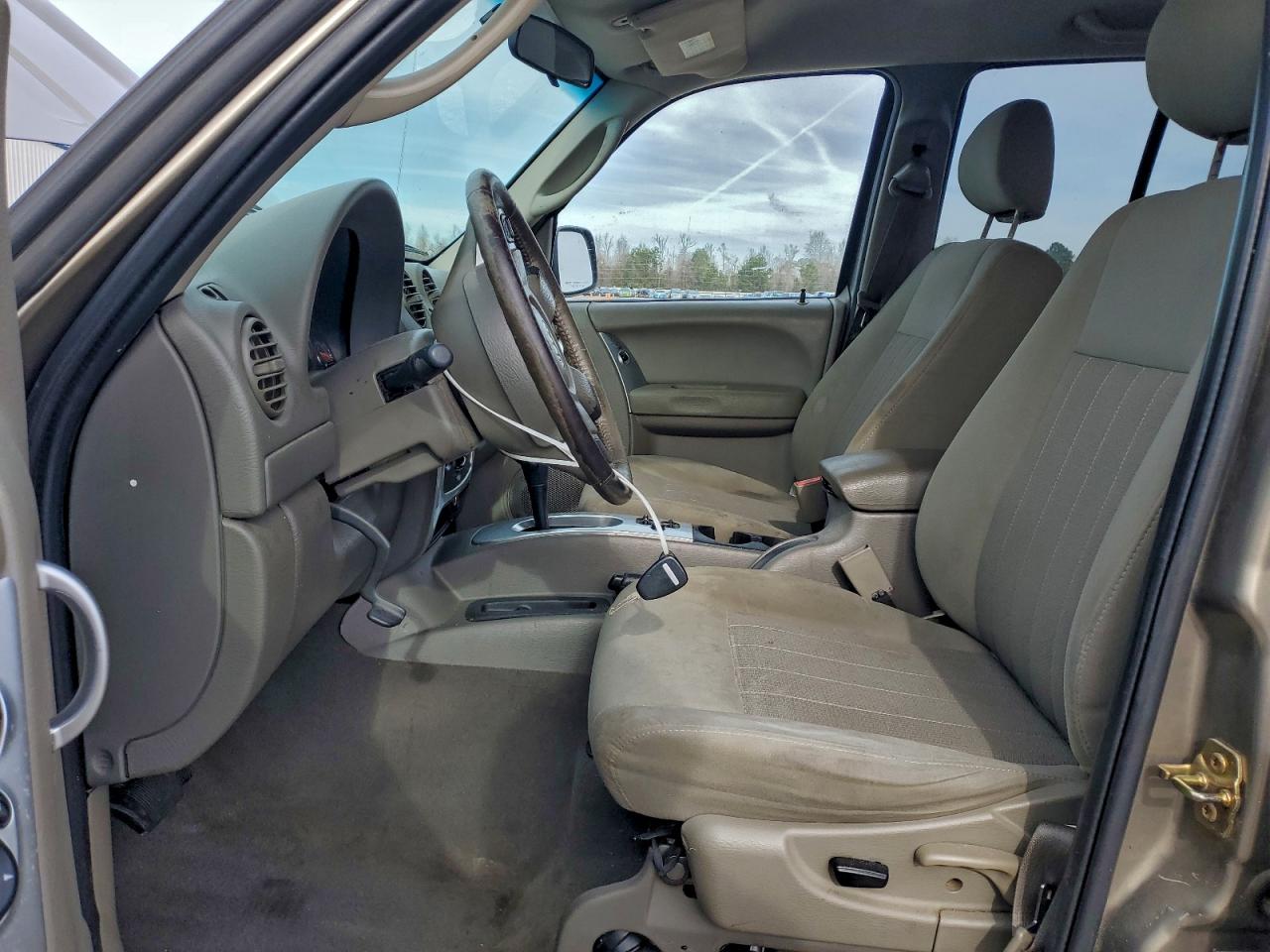 Jeep Liberty Limited Image 4