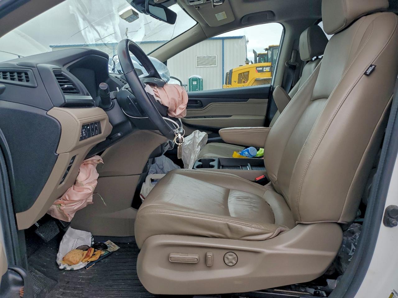 Honda Odyssey Touring Image 3