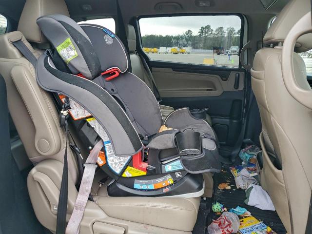 Honda Odyssey Touring Image 9