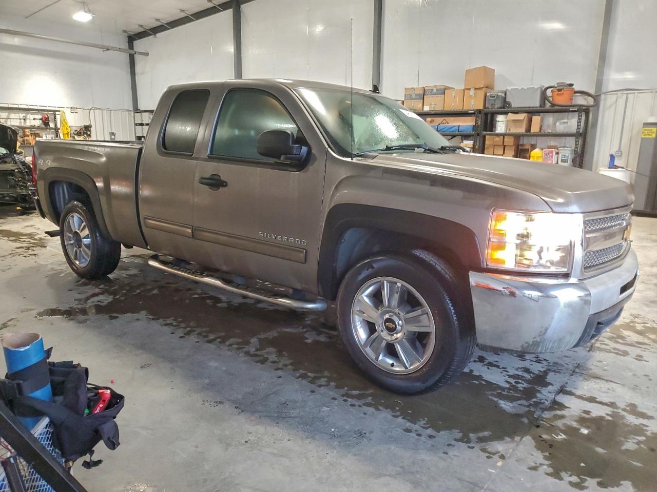 Chevrolet Silverado K1500 Ls Image 2