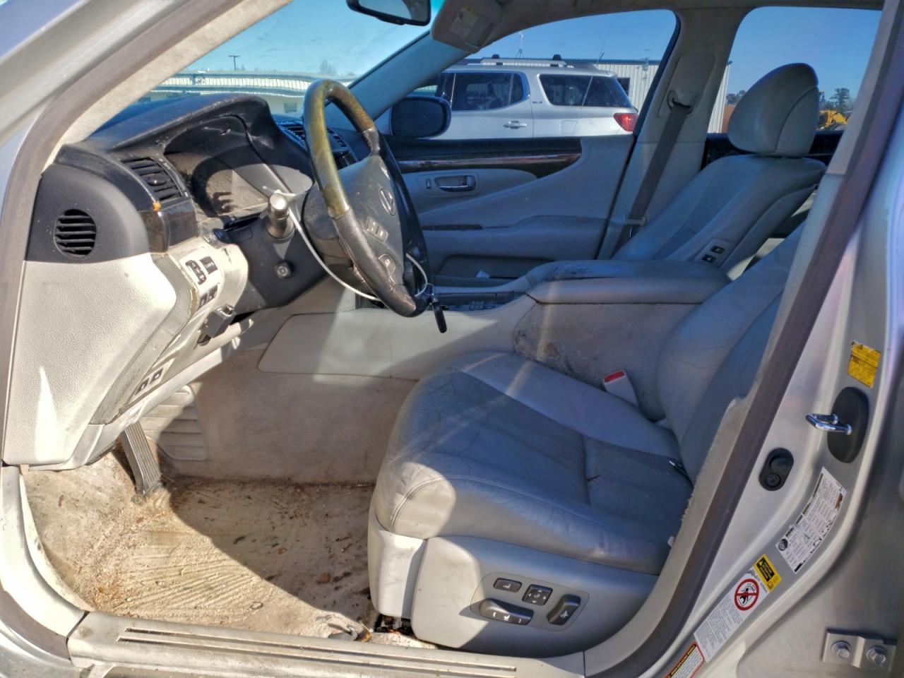 Lexus LS 460l Image 4