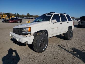  Salvage Jeep Grand Cherokee