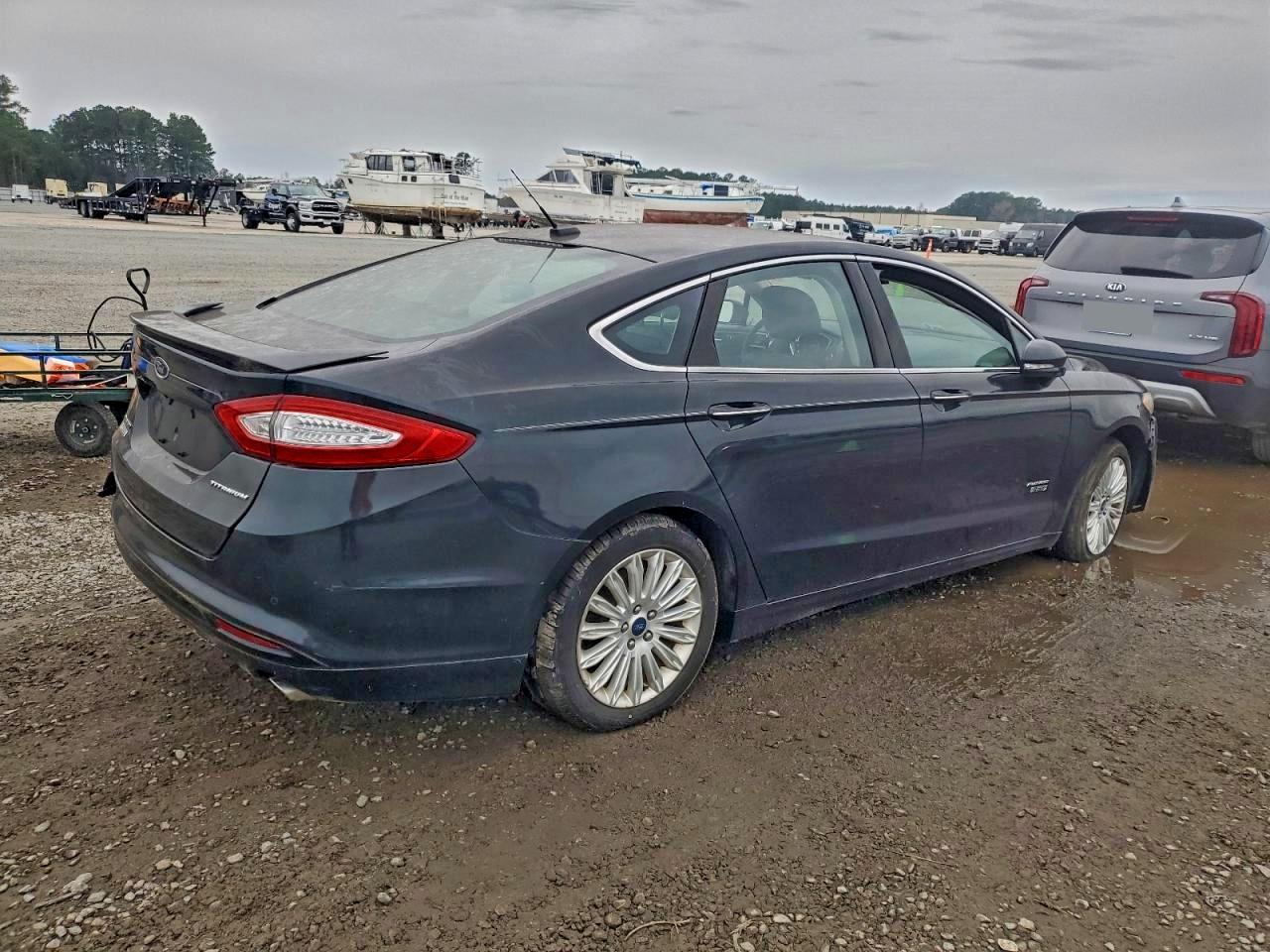 Ford Fusion Titanium Phev Image 2