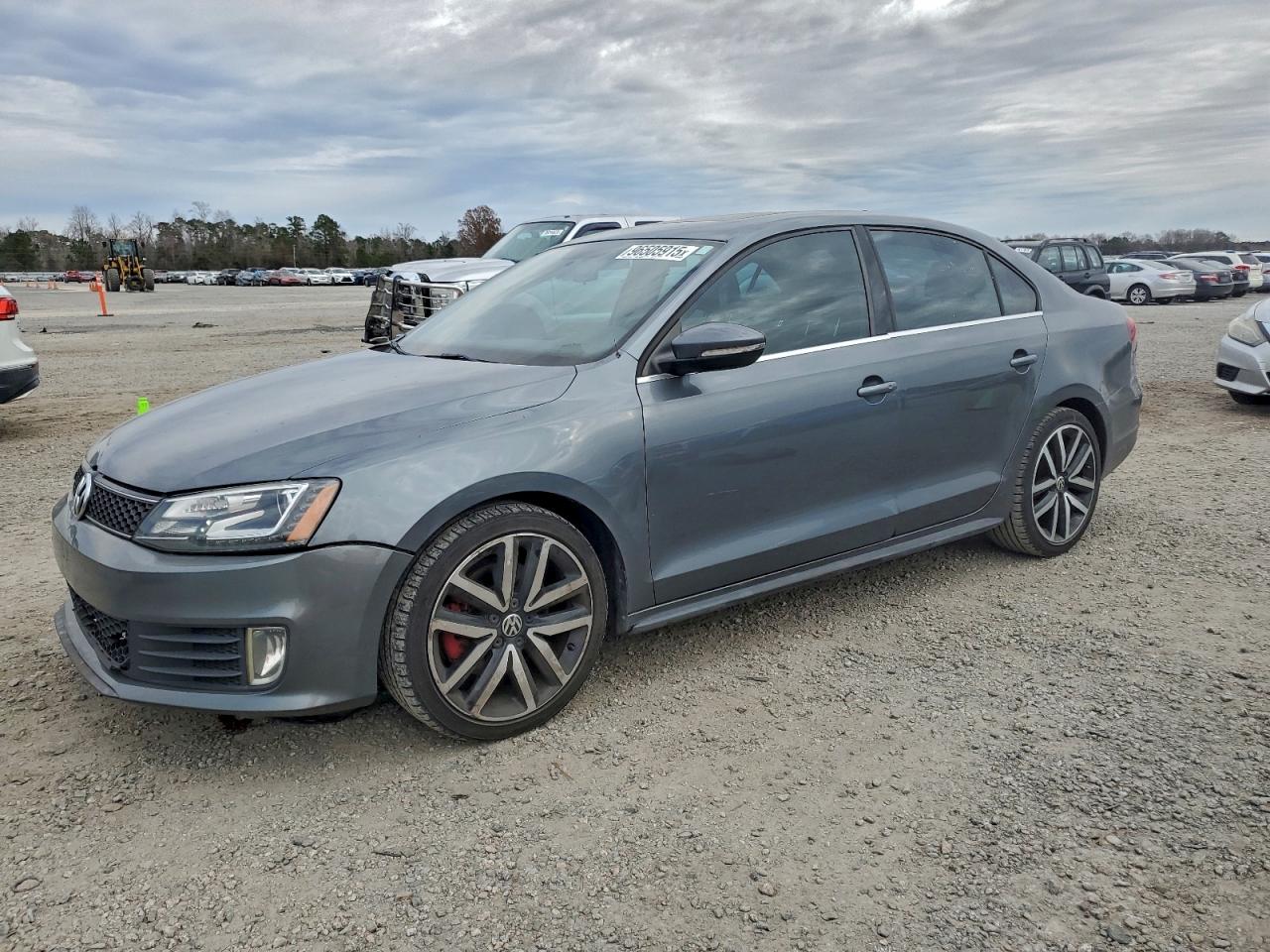 Volkswagen Jetta Gli Image 1