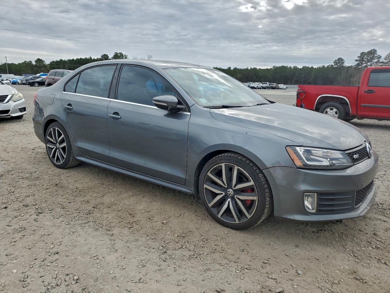 Volkswagen Jetta Gli Image 3