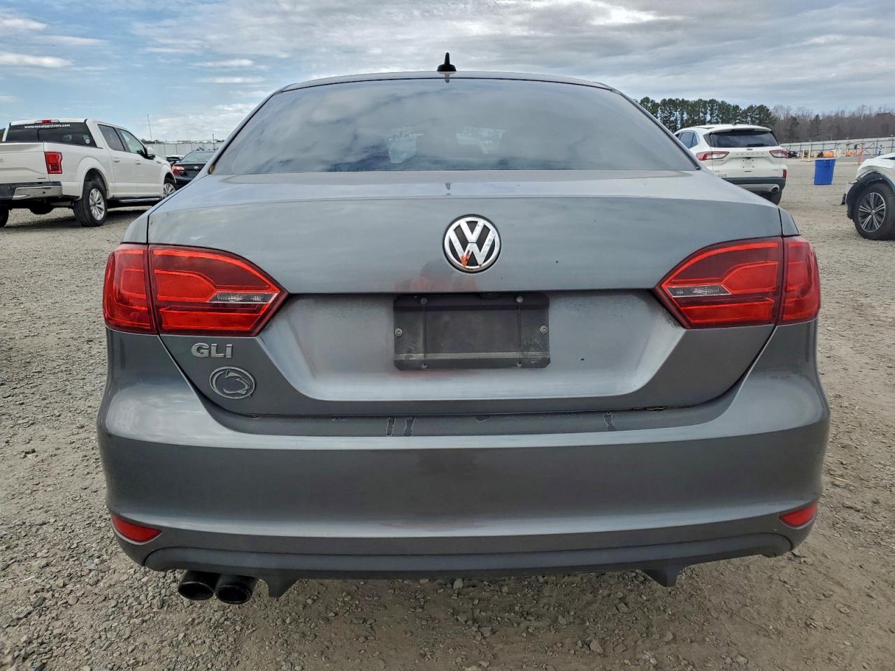 Volkswagen Jetta Gli Image 8