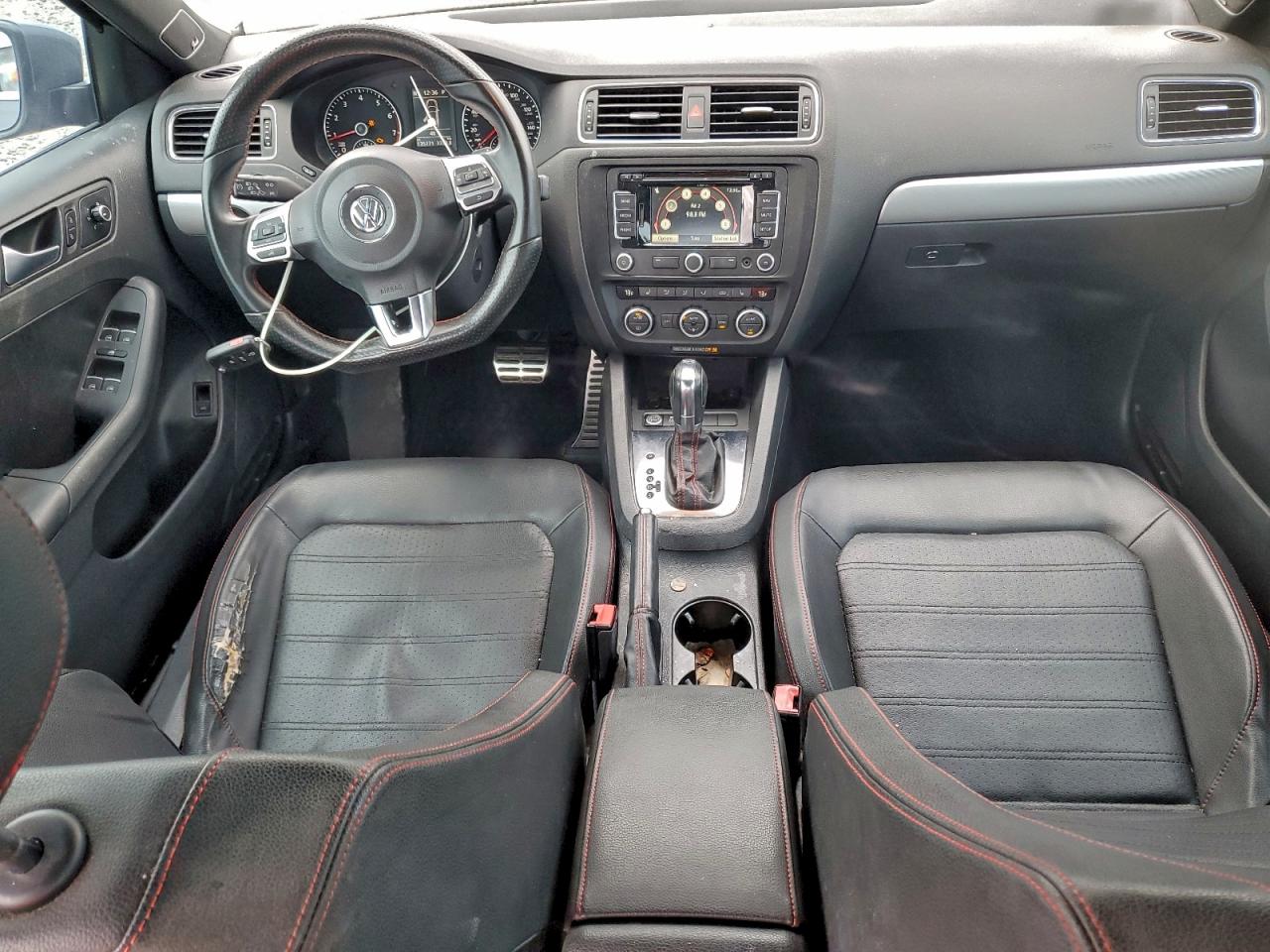 Volkswagen Jetta Gli Image 7