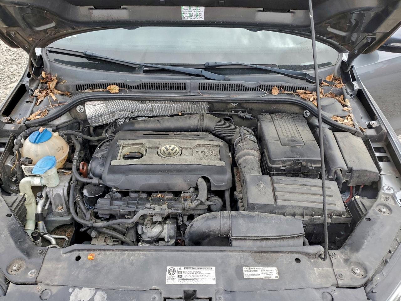 Volkswagen Jetta Gli Image 6