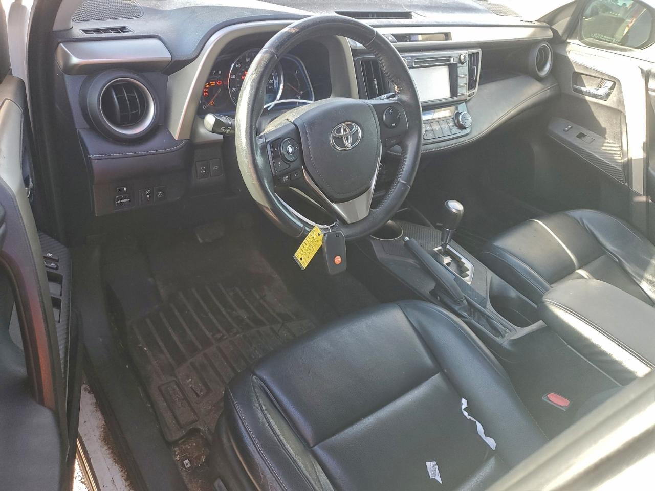 Toyota RAV4 Limited Image 7