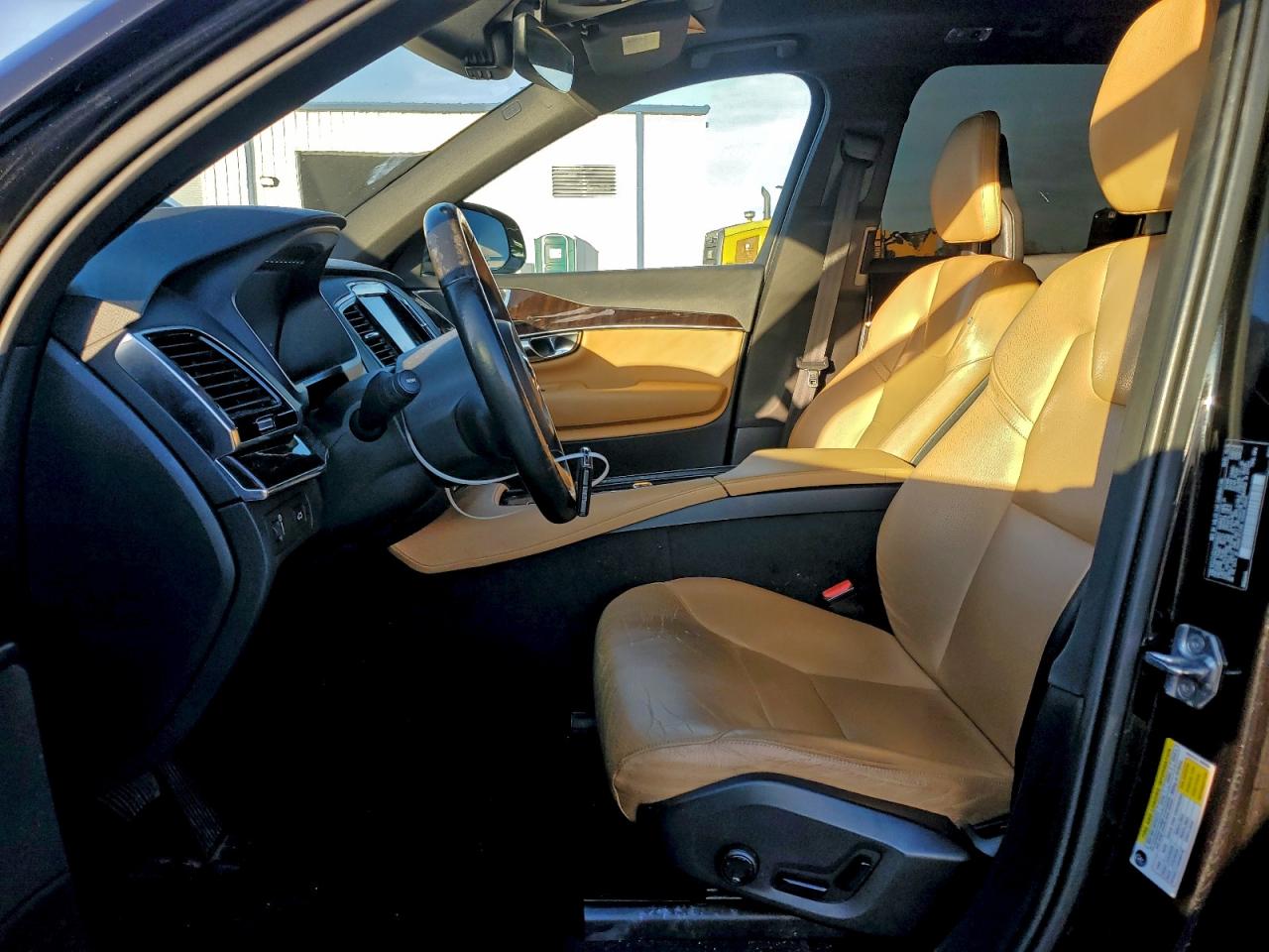 Volvo XC90 T6 Image 2