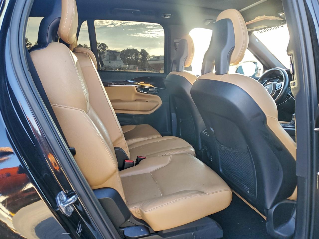 Volvo XC90 T6 Image 9