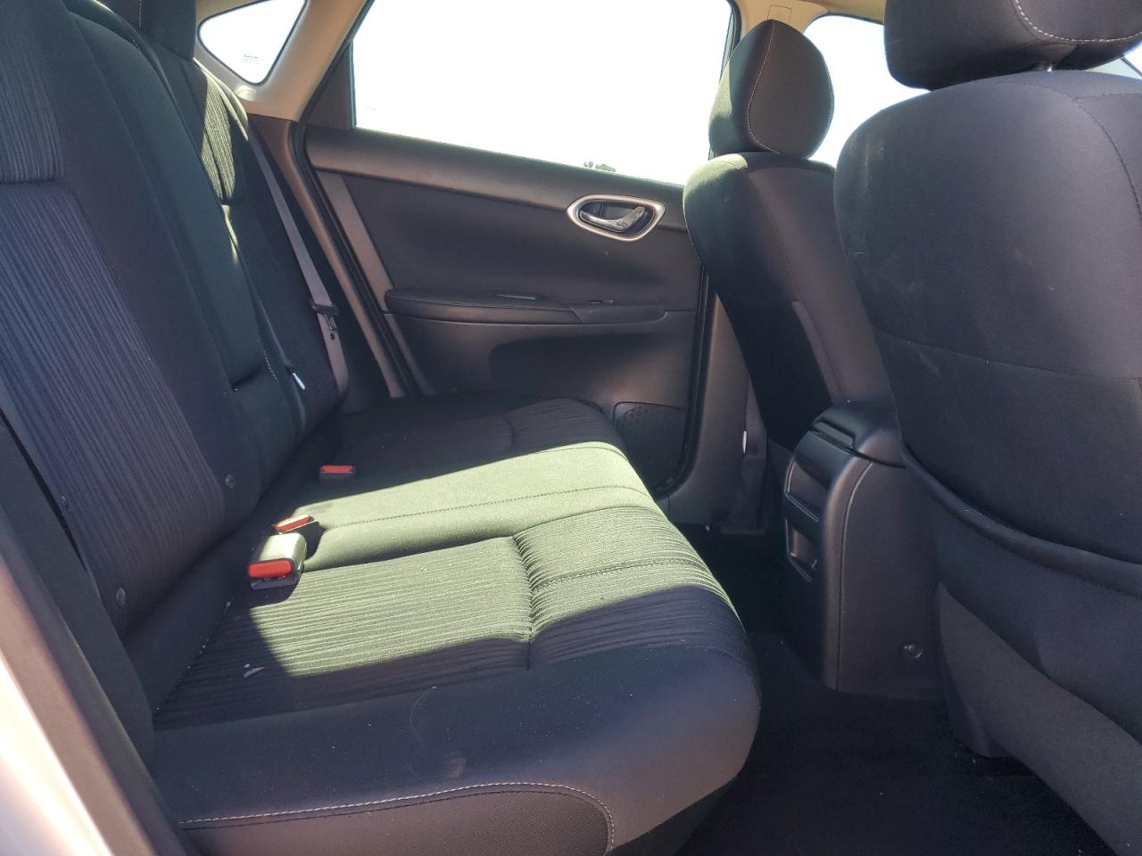 Nissan Sentra S Image 11