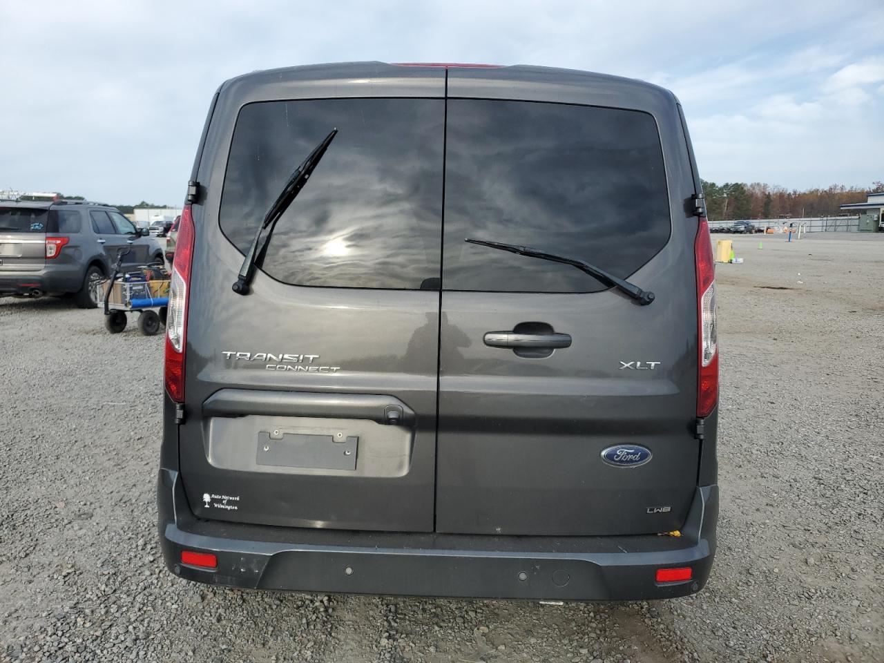 Ford Transit Xlt Image 4