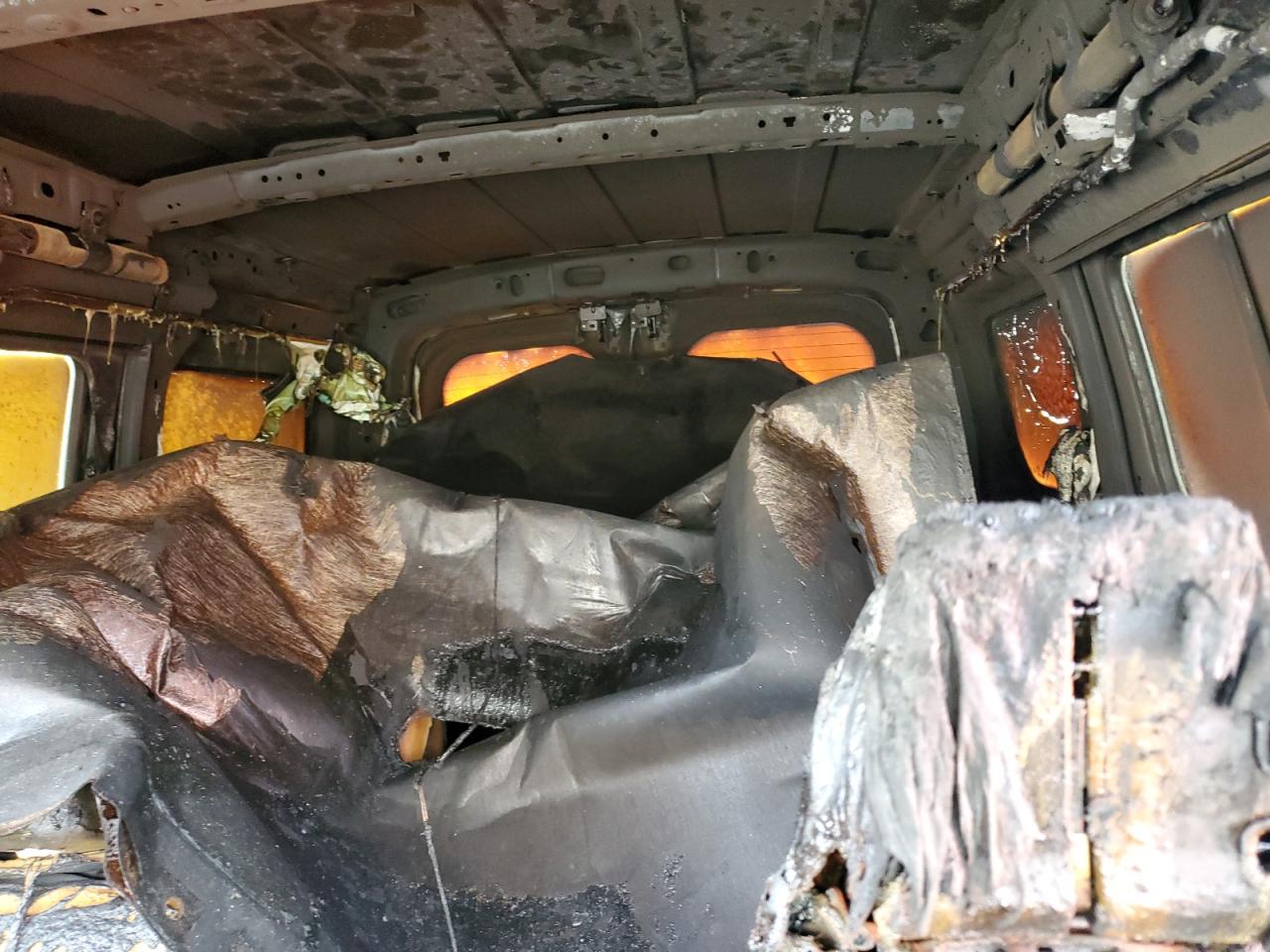 Ford Transit Xlt Image 8