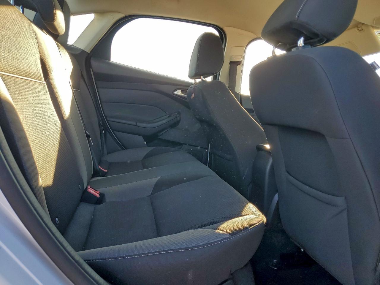 Ford Focus Se Image 6