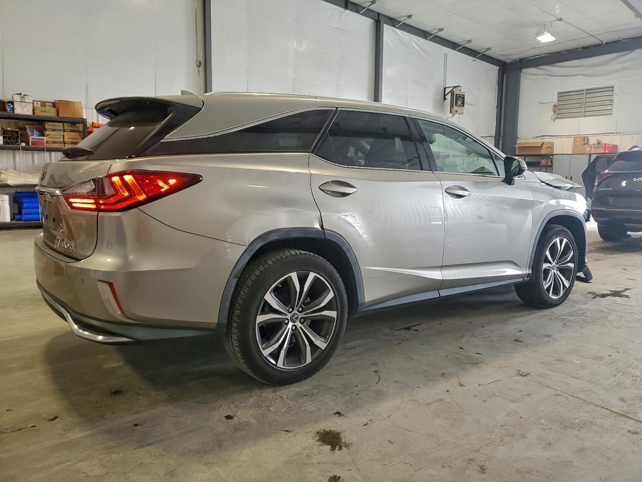Lexus RX 350 L Image 4