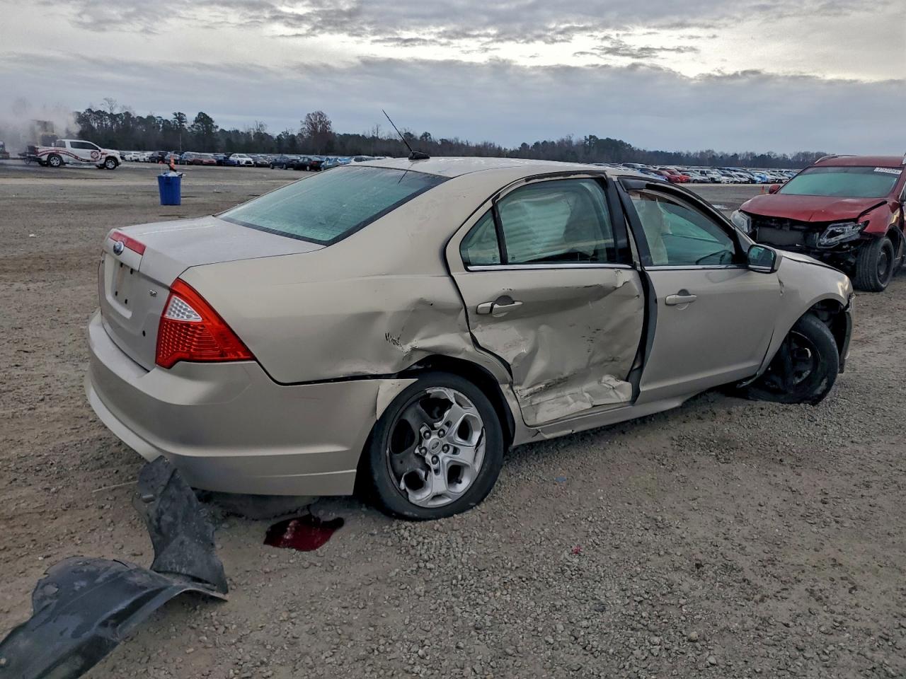 Ford Fusion Se Image 11