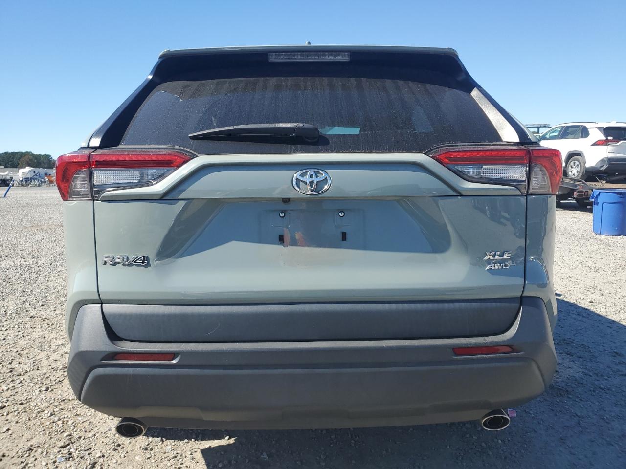 Toyota RAV4 Xle Image 8