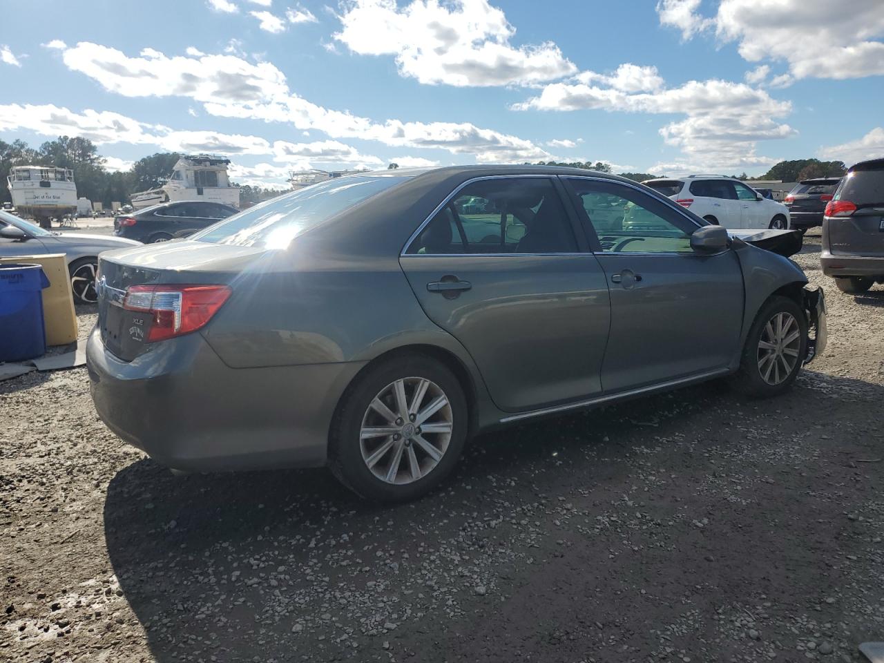 Toyota Camry Base Image 6