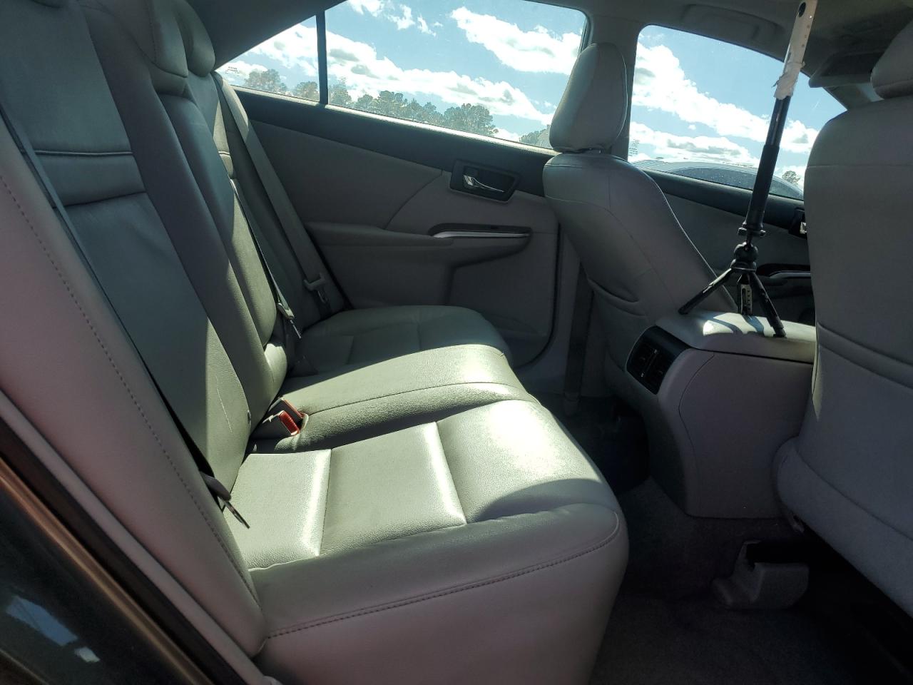 Toyota Camry Base Image 11