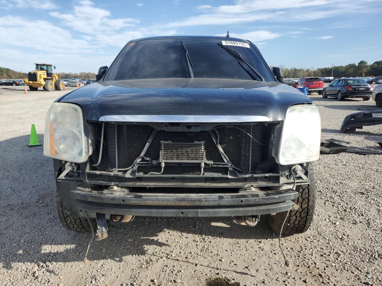 GMC Yukon Denali Image 8