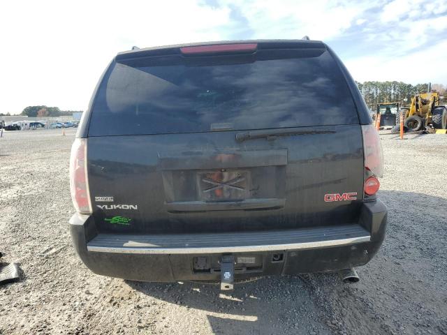 GMC Yukon Denali Image 5