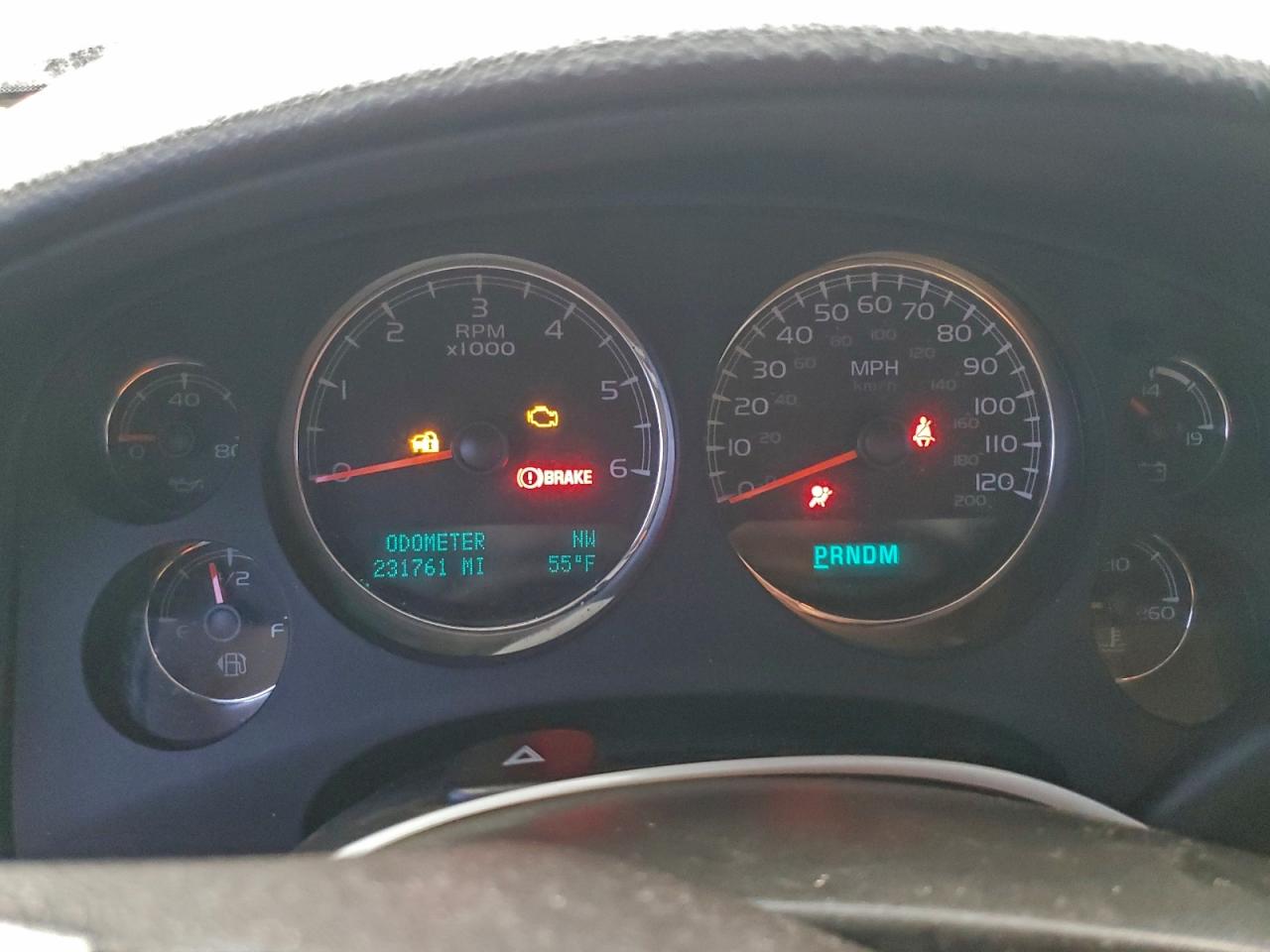 GMC Yukon Denali Image 14