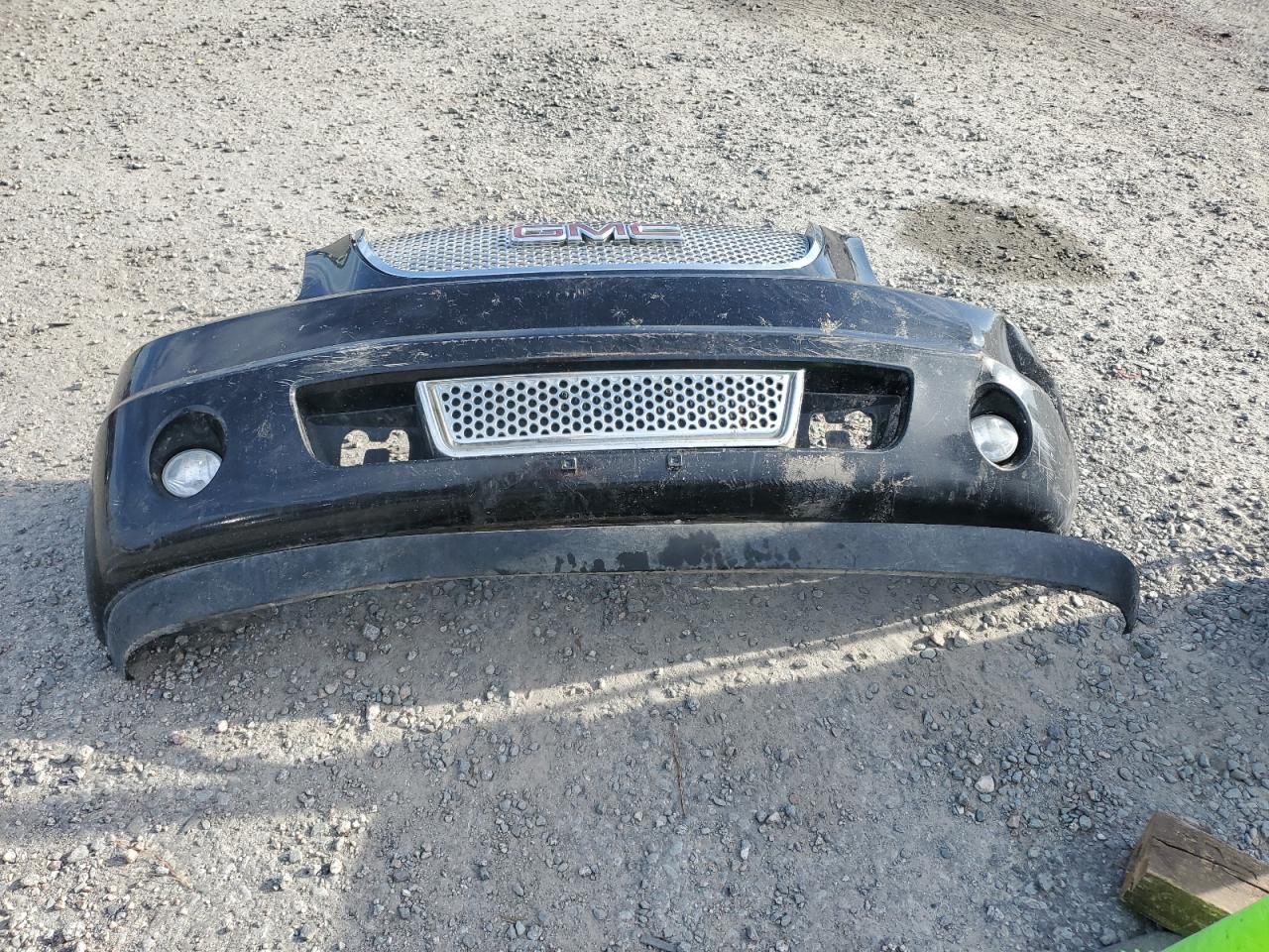 GMC Yukon Denali Image 11