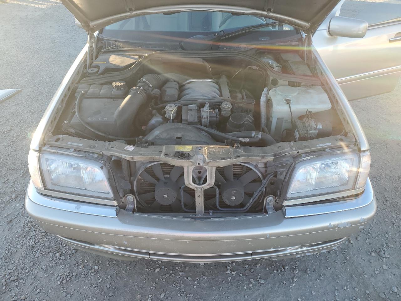 Mercedes-Benz C-Class 280 Image 9