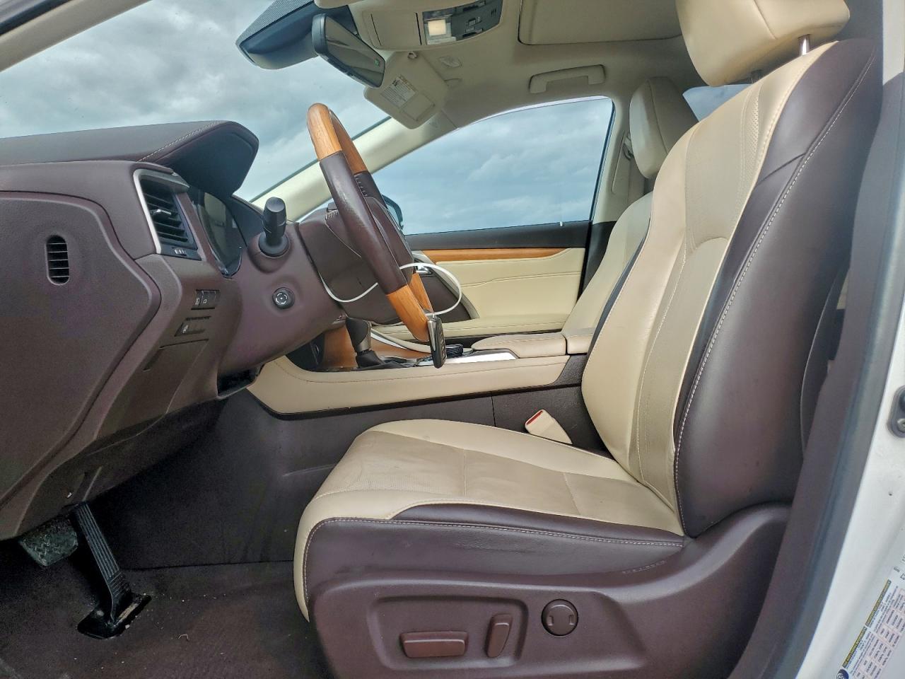 Lexus RX 350 Base Image 11