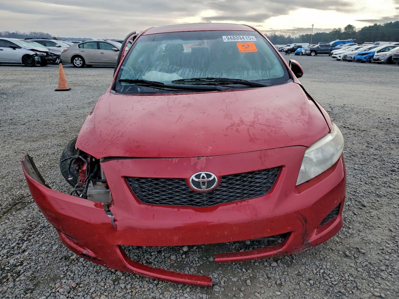 Toyota Corolla Base Image 9