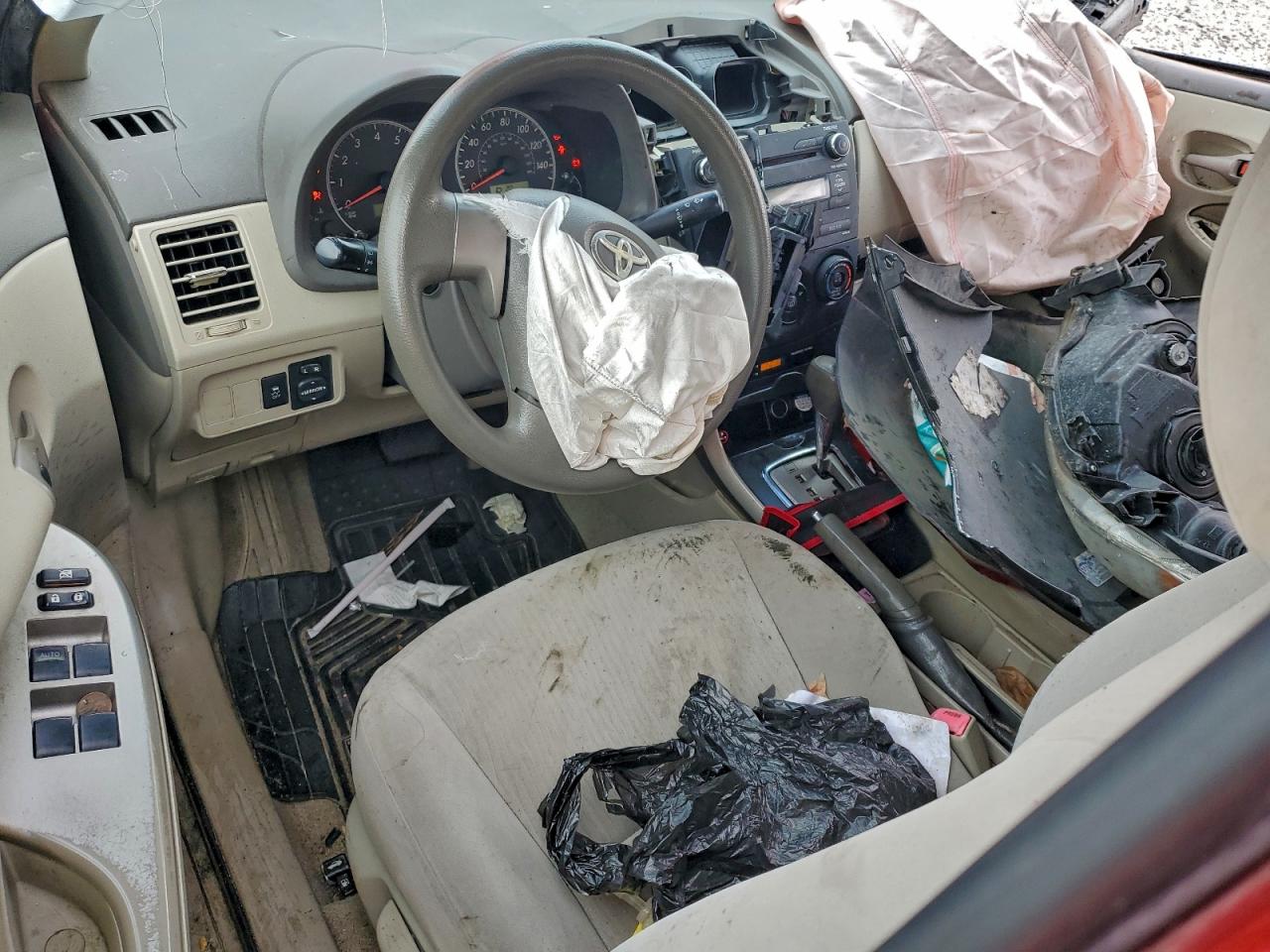 Toyota Corolla Base Image 3